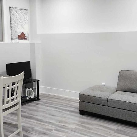 Scarborough New 2-Bedroom Basement Торонто Екстериор снимка