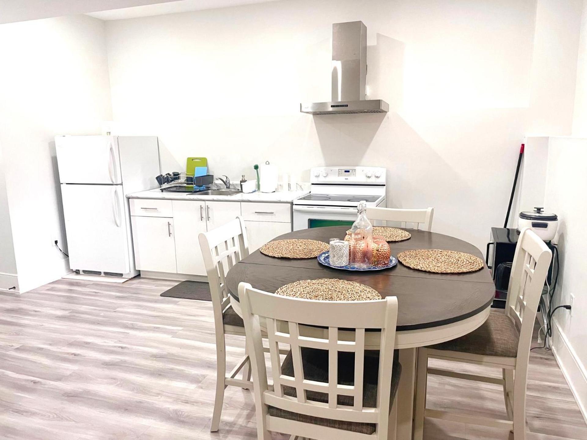 Scarborough New 2-Bedroom Basement Торонто Екстериор снимка